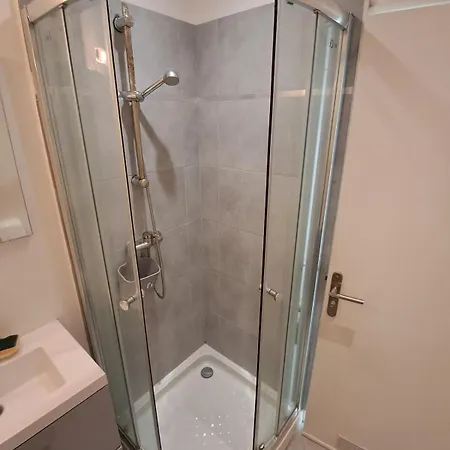 Face A La Διαμέρισμα *