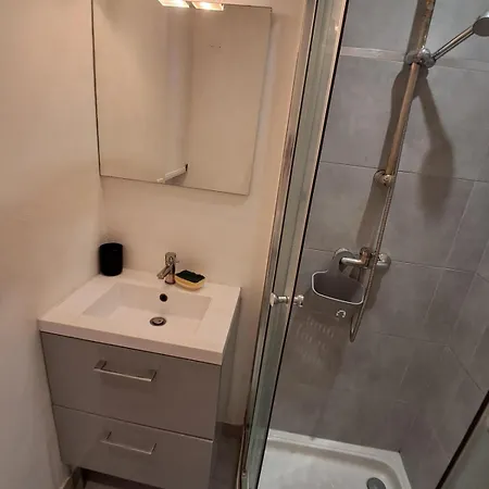 Διαμέρισμα Face A La *